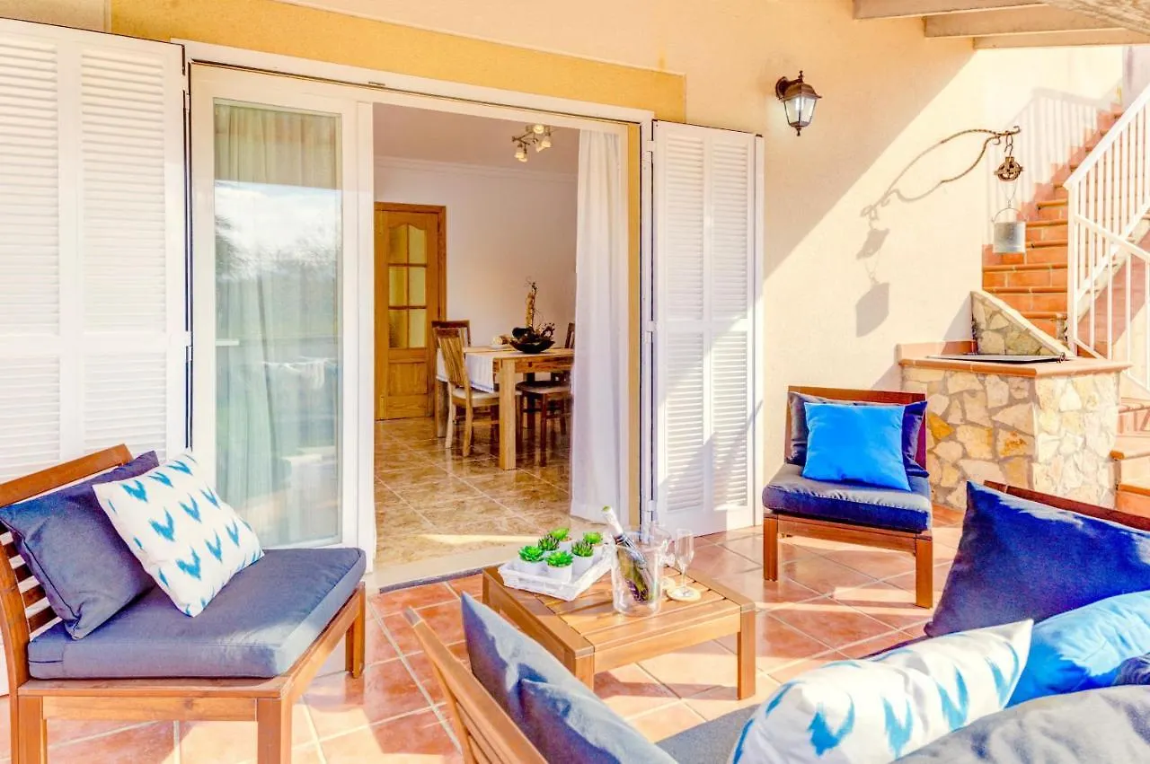 Can Gelaberts Muro Villa